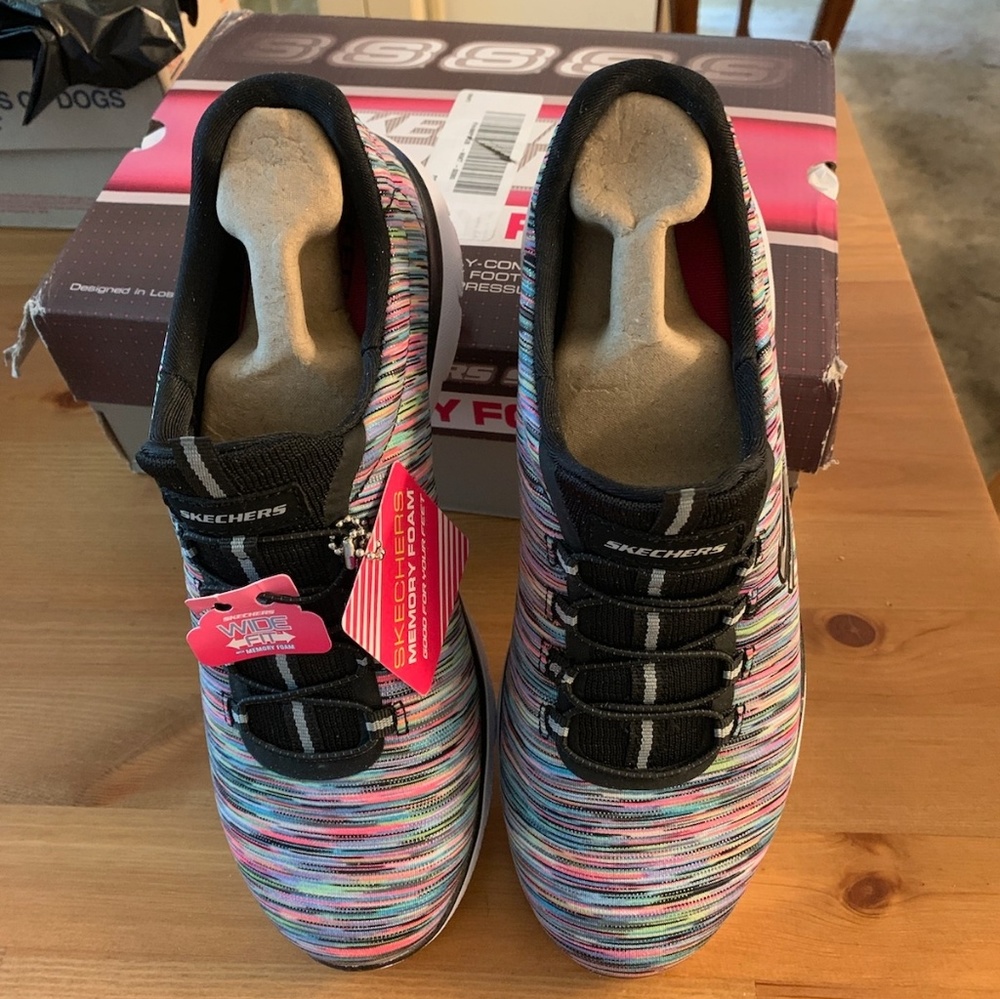 Skechers slip on size 8